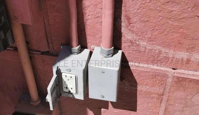 Aluminum Weatherproof Electrical Boxes 3 Holes Single Gang Outlet Boxes